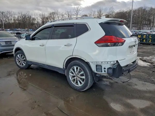 5N1AT2MT4HC867760 2017 NISSAN ROGUE - Image 2