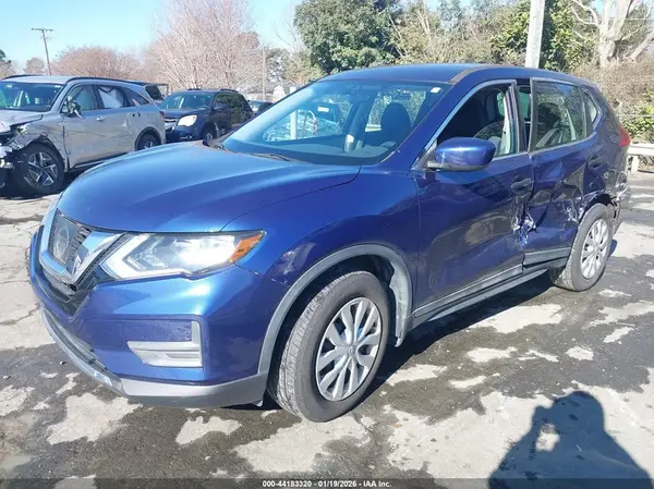 5N1AT2MT4HC871226 2017 NISSAN ROGUE - Image 2