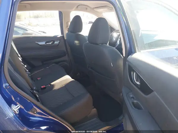 5N1AT2MT4HC871226 2017 NISSAN ROGUE - Image 8