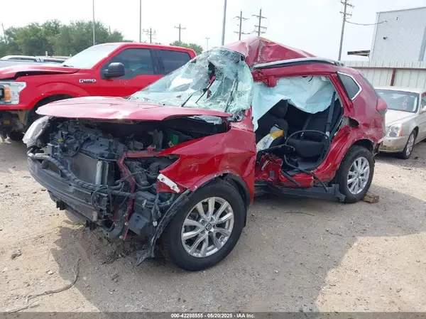 5N1AT2MT4HC876281 2017 NISSAN ROGUE - Image 2