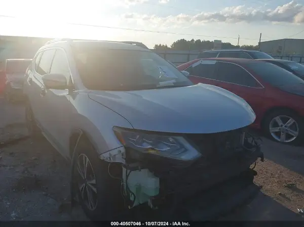 5N1AT2MT4HC878256 2017 NISSAN ROGUE - Image 1