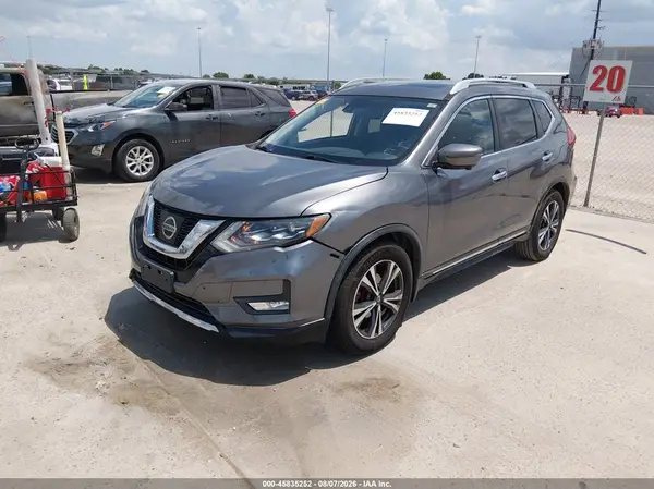 5N1AT2MT4HC883490 2017 NISSAN ROGUE - Image 2