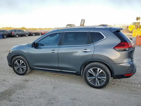 5N1AT2MT4HC884123 2017 NISSAN ROGUE - Image 2
