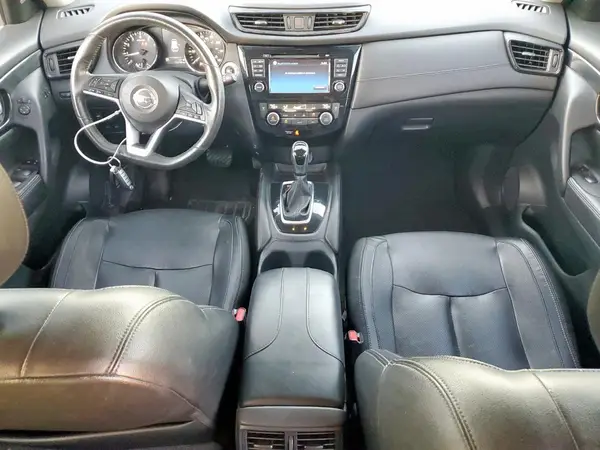 5N1AT2MT4HC884123 2017 NISSAN ROGUE - Image 8
