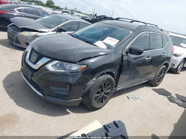 5N1AT2MT4HC886289 2017 NISSAN ROGUE - Image 2