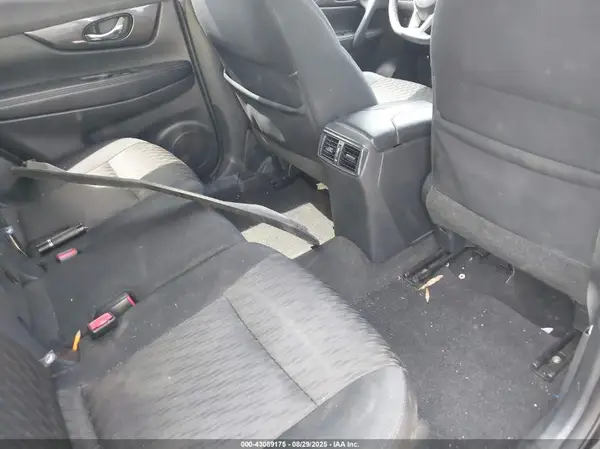 5N1AT2MT4HC886289 2017 NISSAN ROGUE - Image 8
