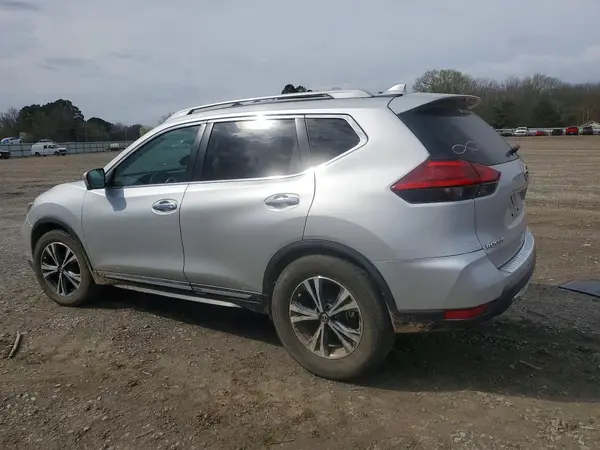 5N1AT2MT4HC886342 2017 NISSAN ROGUE - Image 2