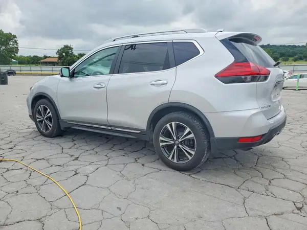 5N1AT2MT4HC887362 2017 NISSAN ROGUE - Image 2