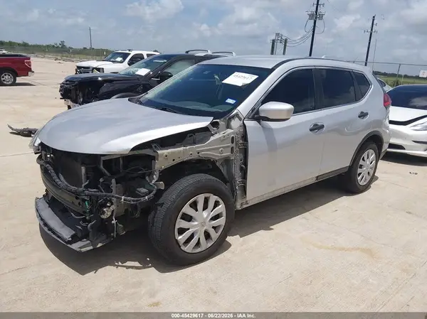 5N1AT2MT4HC888446 2017 NISSAN ROGUE - Image 2