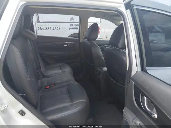 5N1AT2MT4HC888446 2017 NISSAN ROGUE - Image 8