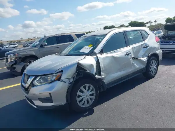 5N1AT2MT4HC894635 2017 NISSAN ROGUE - Image 2