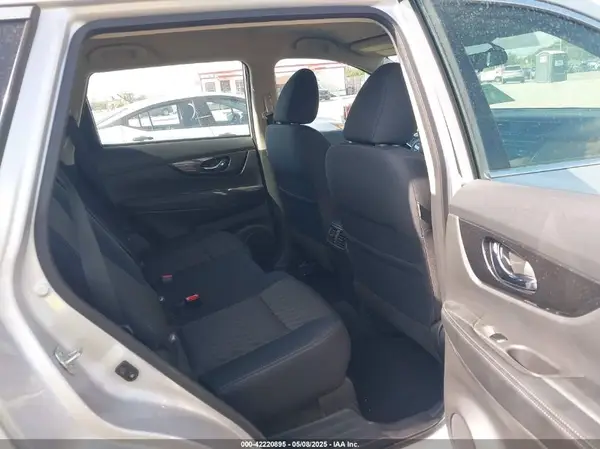 5N1AT2MT4HC894635 2017 NISSAN ROGUE - Image 8