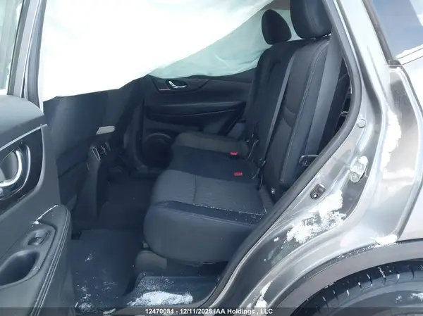 5N1AT2MT4JC701146 2018 NISSAN ROGUE - Image 8