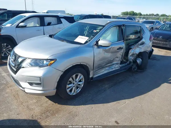 5N1AT2MT4JC702149 2018 NISSAN ROGUE - Image 2