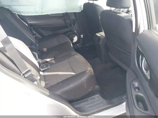 5N1AT2MT4JC702149 2018 NISSAN ROGUE - Image 8