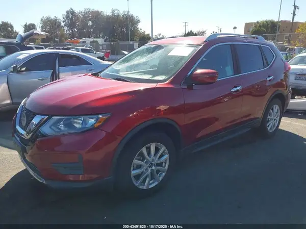 5N1AT2MT4JC705388 2018 NISSAN ROGUE - Image 2