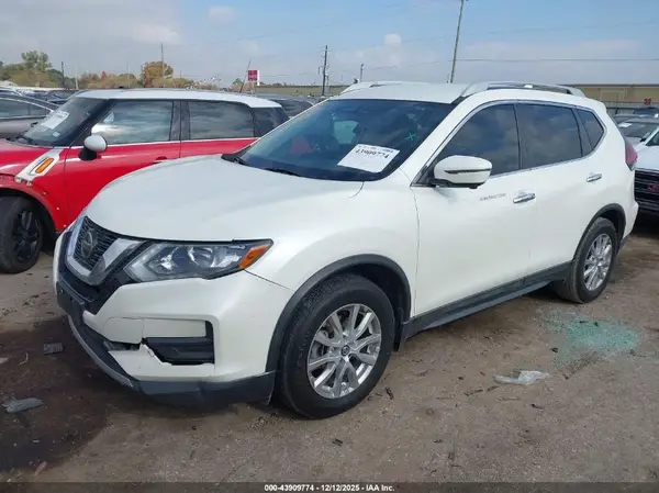 5N1AT2MT4JC705648 2018 NISSAN ROGUE - Image 2