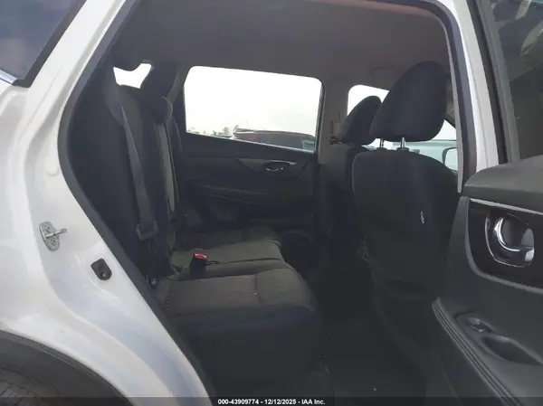 5N1AT2MT4JC705648 2018 NISSAN ROGUE - Image 8