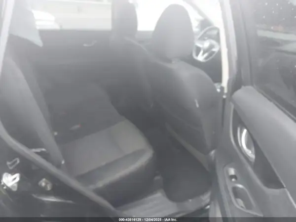 5N1AT2MT4JC707254 2018 NISSAN ROGUE - Image 8