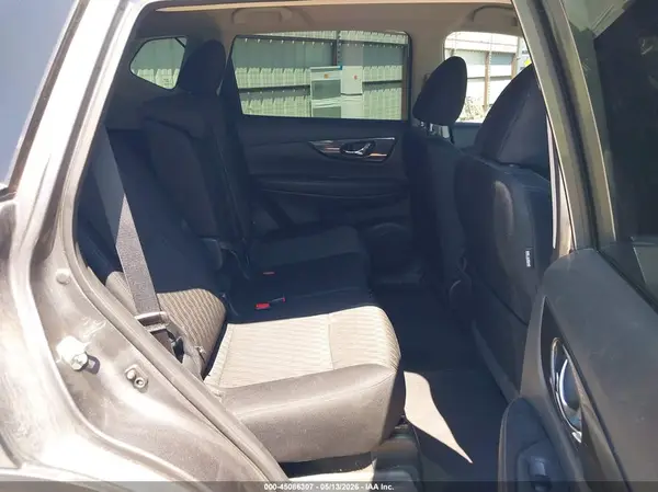 5N1AT2MT4JC729402 2018 NISSAN ROGUE - Image 8