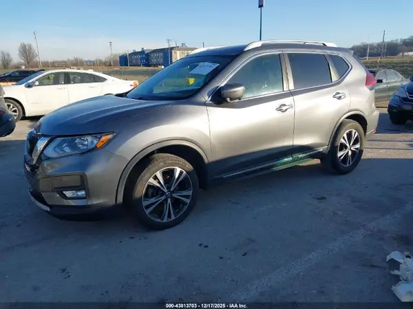 5N1AT2MT4JC737869 2018 NISSAN ROGUE - Image 2