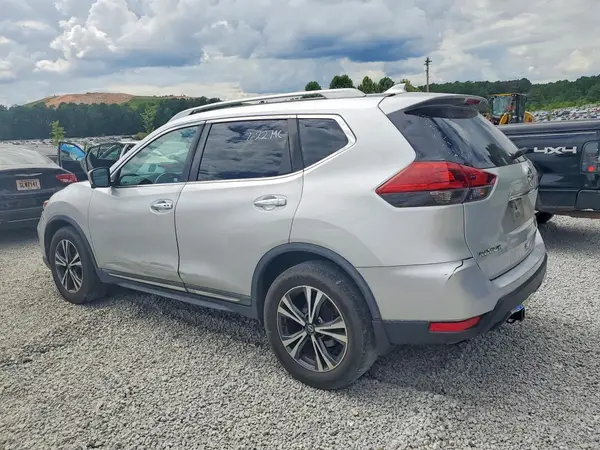 5N1AT2MT4JC740965 2018 NISSAN ROGUE - Image 2