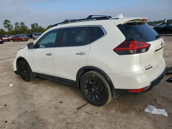 5N1AT2MT4JC741811 2018 NISSAN ROGUE - Image 2