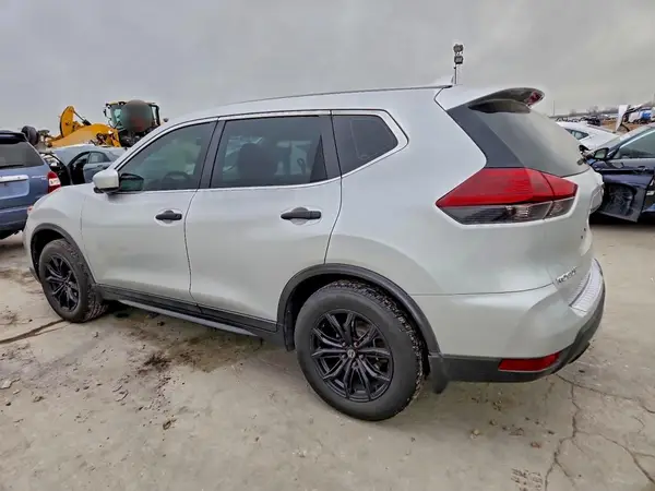 5N1AT2MT4JC754736 2018 NISSAN ROGUE - Image 2