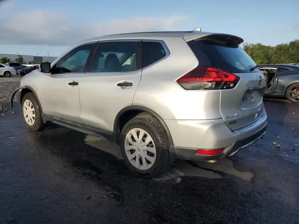 5N1AT2MT4JC756468 2018 NISSAN ROGUE - Image 2