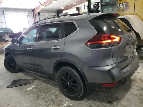 5N1AT2MT4JC758317 2018 NISSAN ROGUE - Image 2