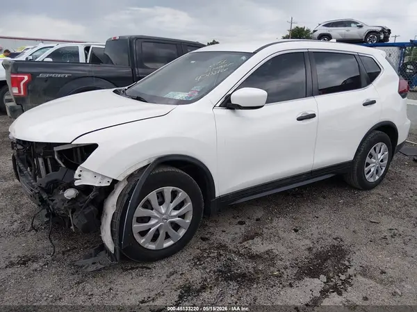 5N1AT2MT4JC762061 2018 NISSAN ROGUE - Image 2