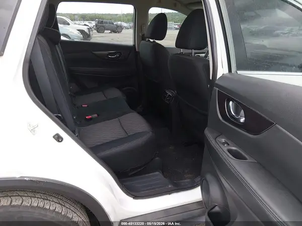 5N1AT2MT4JC762061 2018 NISSAN ROGUE - Image 8
