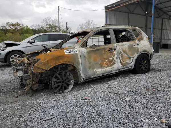 5N1AT2MT4JC767549 2018 NISSAN ROGUE - Image 1