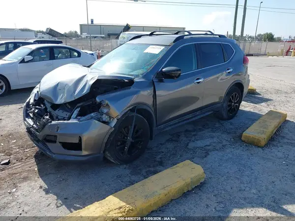 5N1AT2MT4JC768331 2018 NISSAN ROGUE - Image 2
