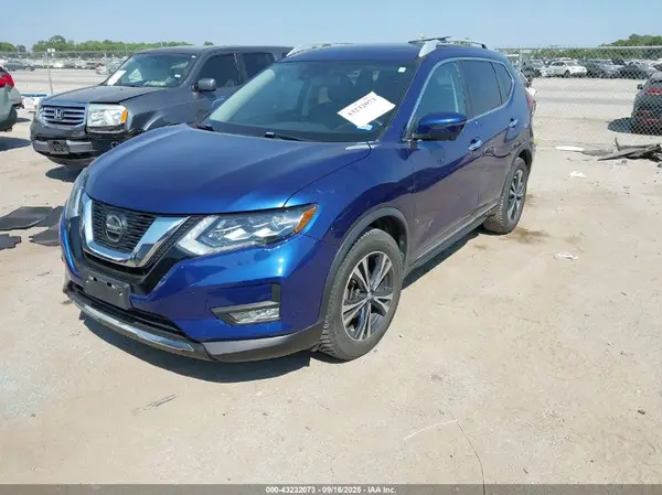 5N1AT2MT4JC768412 2018 NISSAN ROGUE - Image 2