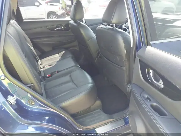 5N1AT2MT4JC768412 2018 NISSAN ROGUE - Image 8