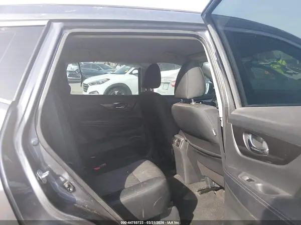 5N1AT2MT4JC771519 2018 NISSAN ROGUE - Image 8