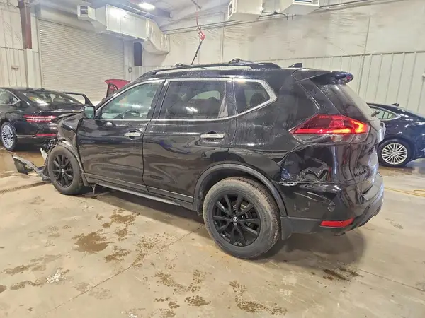 5N1AT2MT4JC773223 2018 NISSAN ROGUE - Image 2