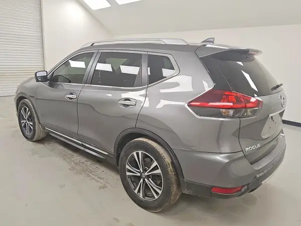 5N1AT2MT4JC776915 2018 NISSAN ROGUE - Image 2