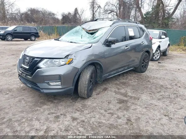 5N1AT2MT4JC780155 2018 NISSAN ROGUE - Image 2