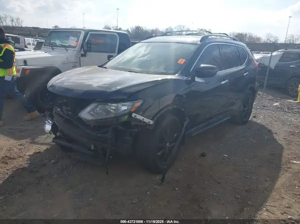 5N1AT2MT4JC780317 2018 NISSAN ROGUE - Image 2