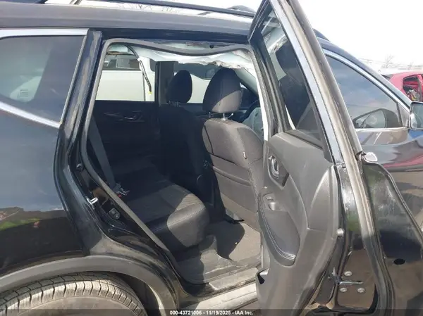 5N1AT2MT4JC780317 2018 NISSAN ROGUE - Image 8