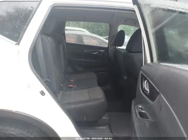 5N1AT2MT4JC781189 2018 NISSAN ROGUE - Image 8