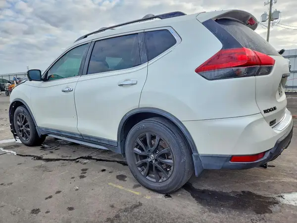 5N1AT2MT4JC782696 2018 NISSAN ROGUE - Image 2