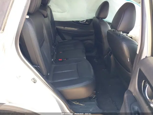 5N1AT2MT4JC787929 2018 NISSAN ROGUE - Image 8