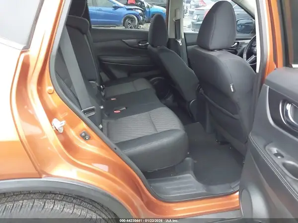 5N1AT2MT4JC790961 2018 NISSAN ROGUE - Image 8