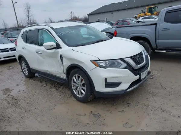 5N1AT2MT4JC791446 2018 NISSAN ROGUE - Image 1