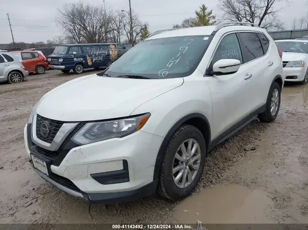 5N1AT2MT4JC791446 2018 NISSAN ROGUE - Image 2