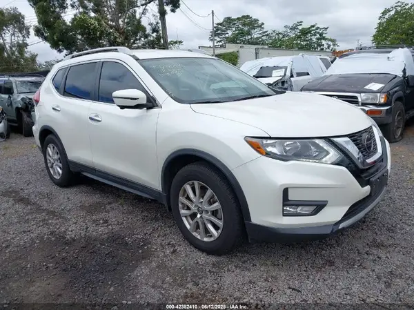 5N1AT2MT4JC796551 2018 NISSAN ROGUE - Image 1