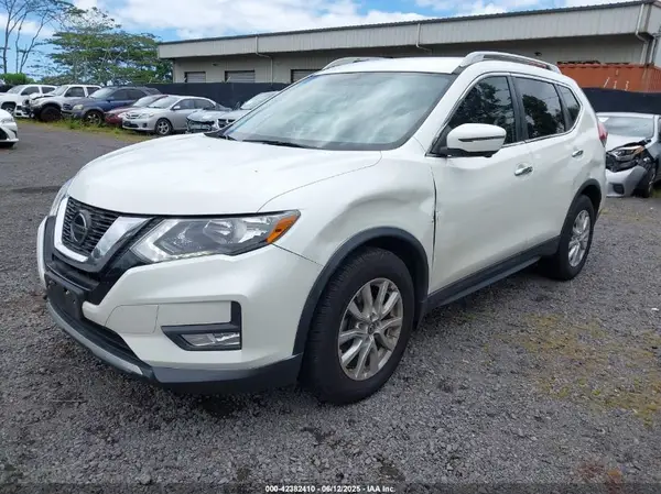 5N1AT2MT4JC796551 2018 NISSAN ROGUE - Image 2